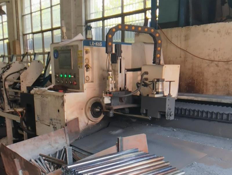 Laser tube cutting machine